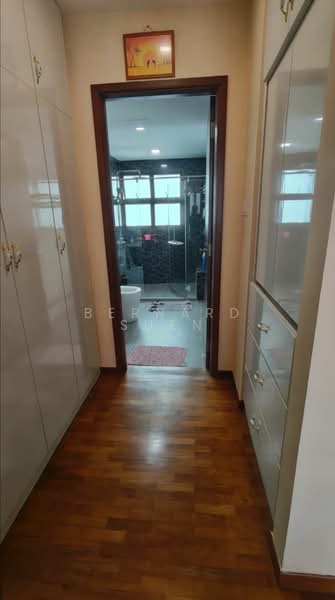 Woodsvale, 1 Woodlands Drive 72, 3 Bedrooms, 1,356 sqft, Condominium For Rent, by Bernard Suen, 500105387 - Bathroom - PropertyGuru.com.sg