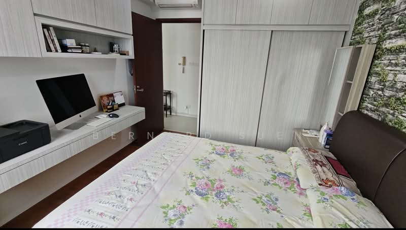 Woodsvale, 1 Woodlands Drive 72, 3 Bedrooms, 1,356 sqft, Condominium For Rent, by Bernard Suen, 500105387 - Bedroom - PropertyGuru.com.sg