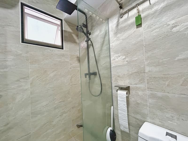 134 Edgedale Plains, 134 Edgedale Plains, 3 Bedrooms, 980 sqft, HDB Flat For Sale, by Chriss Lee, 500105390 - Bathroom - PropertyGuru.com.sg