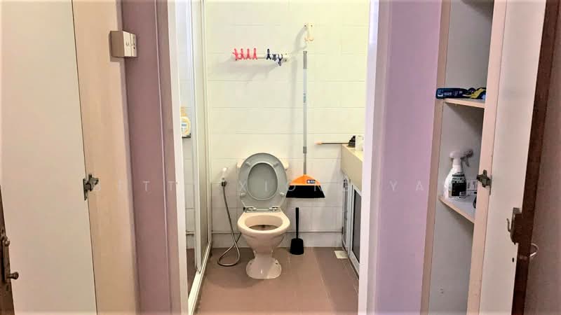 114 Rivervale Walk, 114 Rivervale Walk, 3 Bedrooms, 1,291 sqft, HDB Flat For Rent, by Betty Xiong Yan, 500105396 - Bathroom - PropertyGuru.com.sg