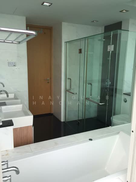 Montview, 63 Mount Sinai Drive, 4 Bedrooms, 3,412 sqft, Condominium For Sale, by Vinay Gulab Khanchandani ( Vincent ), 500105403 - Bathroom - PropertyGuru.com.sg