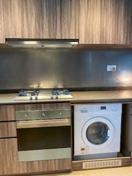 Prince Charles Residences, Prince Charles Crescent, 2 Bedrooms, 807 sqft, Condominium For Sale, by Lyn Yong, 500105405 - Kitchen - PropertyGuru.com.sg