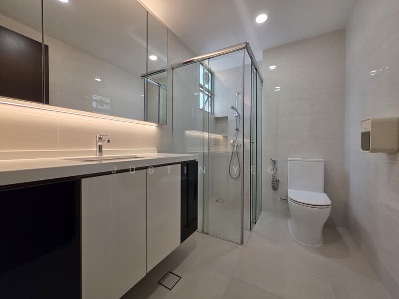 The Clearwater, 4 Bedok Reservoir View, 3 Bedrooms, 1,227 sqft, Condominium For Sale, by Justin Yeo, 500105409 - Bathroom - PropertyGuru.com.sg