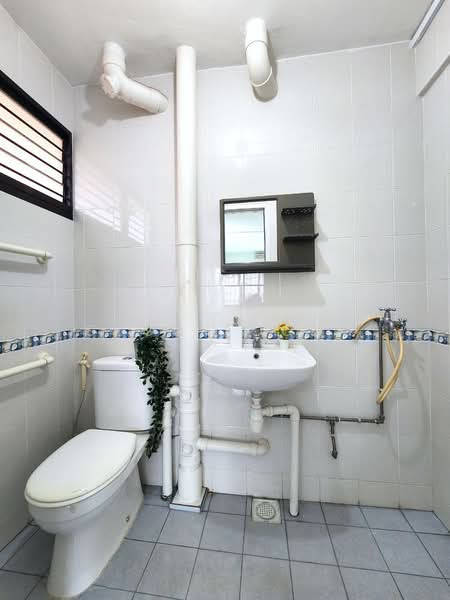 103 Ah Hood Road, 103 Ah Hood Road, 3 Bedrooms, 1,270 sqft, HDB Flat For Sale, by Shon Foong, 500105417 - Bathroom - PropertyGuru.com.sg