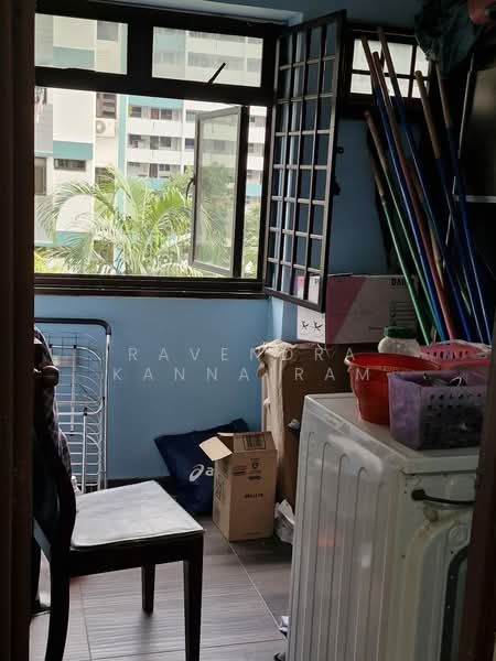 215 Ang Mo Kio Avenue 1, 215 Ang Mo Kio Avenue 1, 3 Bedrooms, 979 sqft, HDB Flat For Sale, by Ravendra Kannairam, 500105418 - Balcony - PropertyGuru.com.sg