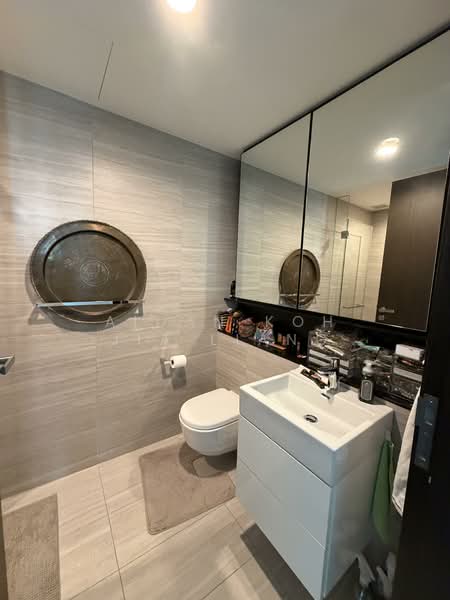 Principal Garden, 97 Prince Charles Crescent, 2 Bedrooms, 807 sqft, Condominium For Sale, by Aidan Koh Jia Liang, 500105440 - Bathroom - PropertyGuru.com.sg