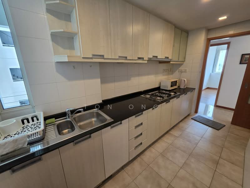 Sunglade, 1 Serangoon Avenue 2, 3 Bedrooms, 1,044 sqft, Condominium For Rent, by Ton Ong, 500105455 - Kitchen - PropertyGuru.com.sg