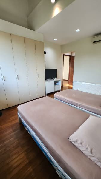 Holland grove terrace, Holland grove terrace, 7 Bedrooms, 4,900 sqft, Semi-Detached House For Sale, by Yann Tan, 500105461 - Bedroom - PropertyGuru.com.sg