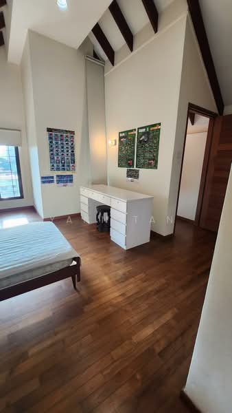 Holland grove terrace, Holland grove terrace, 7 Bedrooms, 4,900 sqft, Semi-Detached House For Sale, by Yann Tan, 500105461 - Bedroom - PropertyGuru.com.sg