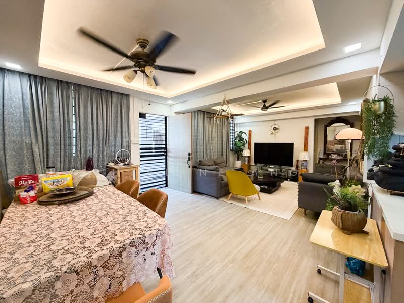 137 Teck Whye Lane, 137 Teck Whye Lane, 3 Bedrooms, 1,109 sqft, HDB Flat For Sale, by Shirlene Ang, 500105472 - Living Room - PropertyGuru.com.sg