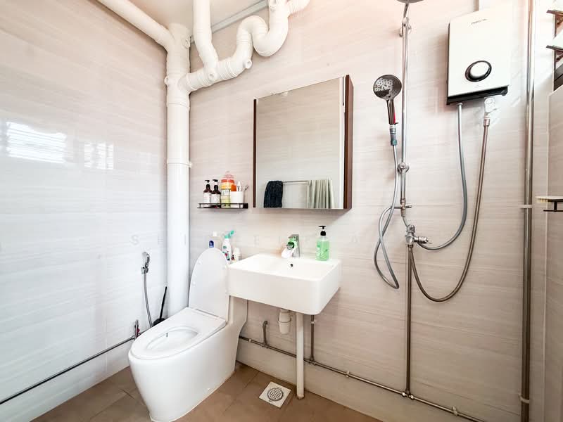 137 Teck Whye Lane, 137 Teck Whye Lane, 3 Bedrooms, 1,109 sqft, HDB Flat For Sale, by Shirlene Ang, 500105472 - Bathroom - PropertyGuru.com.sg