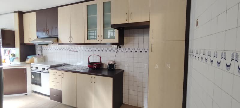 310 Hougang Avenue 5, 310 Hougang Avenue 5, 3 Bedrooms, 1,356 sqft, HDB Flat For Sale, by Shirley Tan, 500105479 - Kitchen - PropertyGuru.com.sg