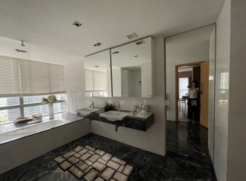 One Shenton, 1 Shenton Way, 5 Bedrooms, 5,350 sqft, Condominium For Sale, by Adrian Wee 黄國强, 500105488 - Bathroom - PropertyGuru.com.sg