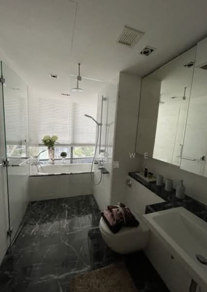 One Shenton, 1 Shenton Way, 5 Bedrooms, 5,350 sqft, Condominium For Sale, by Adrian Wee 黄國强, 500105488 - Bathroom - PropertyGuru.com.sg
