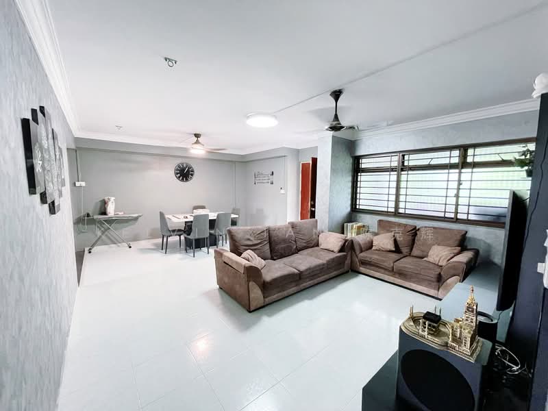 571 Hougang Street 51, 571 Hougang Street 51, 3 Bedrooms, 1,065 sqft, HDB Flat For Sale, by Kelvin Tan 陈克辉, 500105498 - Living and Dining Room - PropertyGuru.com.sg