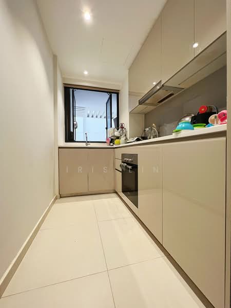 Lake Grande, 2 Jurong Lake Link, 2 Bedrooms, 775 sqft, Condominium For Sale, by Iris Lin, 500105511 - Kitchen - PropertyGuru.com.sg