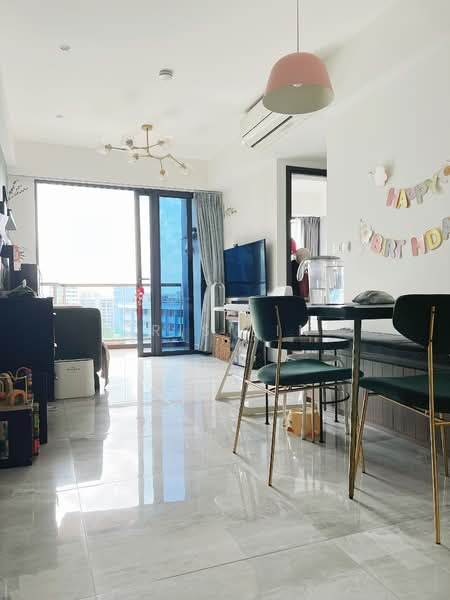 Lake Grande, 2 Jurong Lake Link, 2 Bedrooms, 775 sqft, Condominium For Sale, by Iris Lin, 500105511 - Living Room - PropertyGuru.com.sg