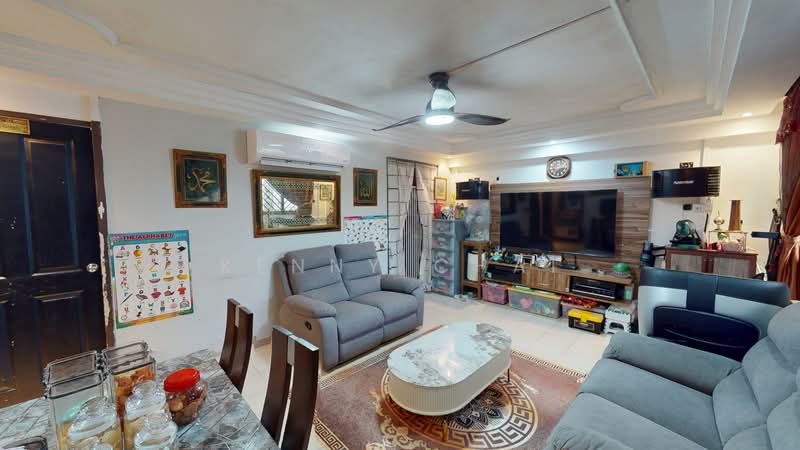 141 Bedok Reservoir Road, 141 Bedok Reservoir Road, 3 Bedrooms, 904 sqft, HDB Flat For Sale, by Kenny Chai, 500105517 - Living Room - PropertyGuru.com.sg