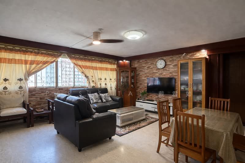 617 Hougang Avenue 8, 617 Hougang Avenue 8, 3 Bedrooms, 1,119 sqft, HDB Flat For Sale, by Persis Tai 戴君如, 500105523 - Living Room - PropertyGuru.com.sg