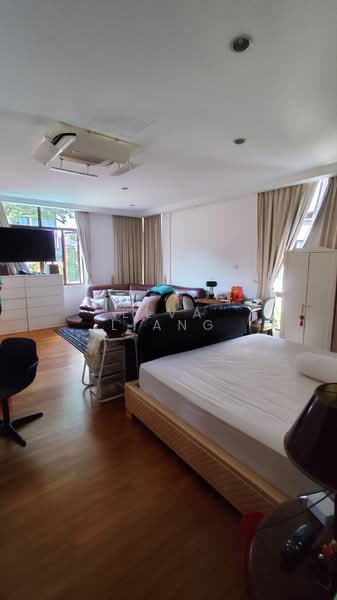 Freehold Detached House with Pool @ Prime District 11, Tan Boh Sim, 5 Bedrooms, 4,000 sqft, Detached House For Sale, by Elva Liang, 500105527 - Living Room - PropertyGuru.com.sg