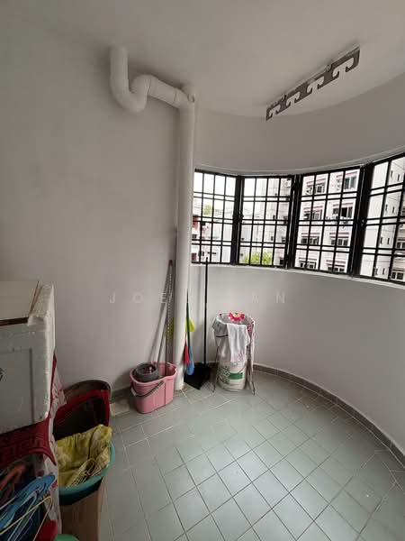 318 Woodlands Street 31, 318 Woodlands Street 31, 2 Bedrooms, 893 sqft, HDB Flat For Rent, by Joel Tan, 500105537 - Balcony - PropertyGuru.com.sg