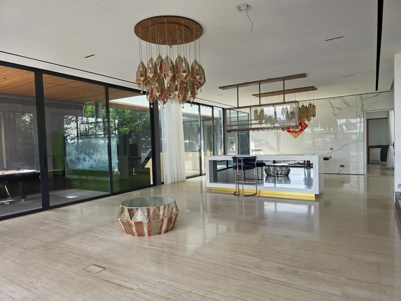 Toh Heights, Toh Heights, 6 Bedrooms, 9,972 sqft, Bungalow House For Sale, by Alison Lee, 500105551 - Living Room - PropertyGuru.com.sg