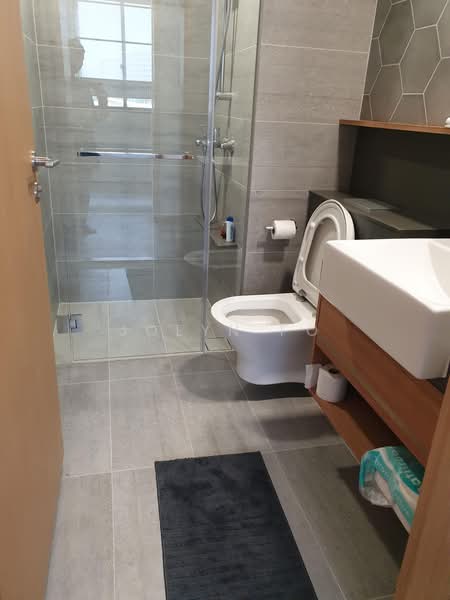 The Navian, Jalan Eunos, 2 Bedrooms, 667 sqft, Condominium For Sale, by Jolyn Fo, 500105555 - Bathroom - PropertyGuru.com.sg