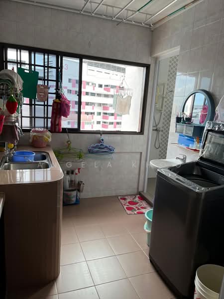 456 Jurong West Street 41, 456 Jurong West Street 41, 3 Bedrooms, 1,098 sqft, HDB Flat For Rent, by Angela Khoo, 500105563 - Kitchen - PropertyGuru.com.sg