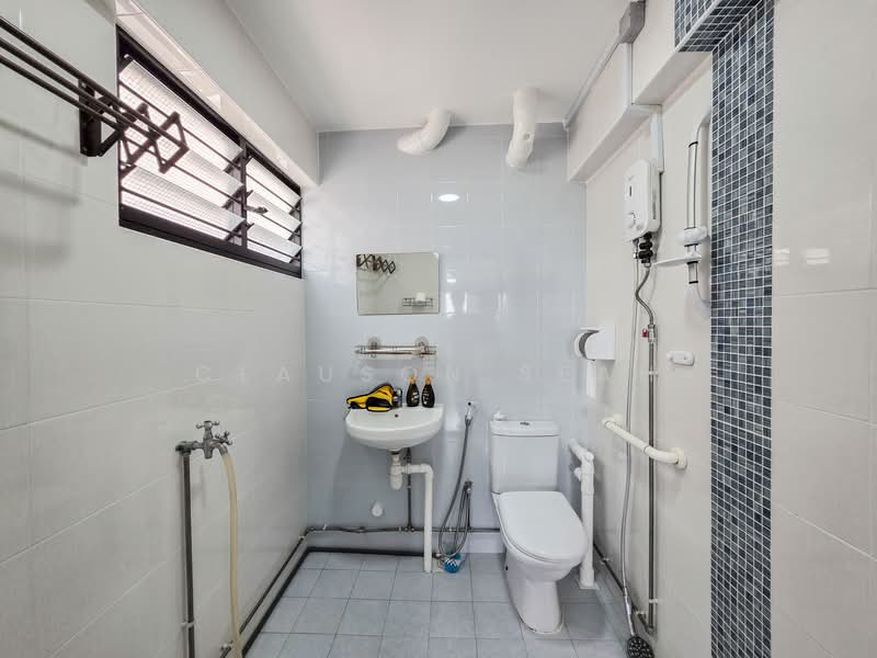108 Mcnair Road, 108 Mcnair Road, 3 Bedrooms, 1,109 sqft, HDB Flat For Sale, by Clauson Seah, 500105564 - Bathroom - PropertyGuru.com.sg