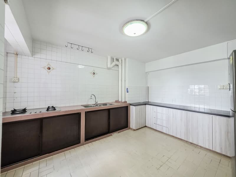 108 Mcnair Road, 108 Mcnair Road, 3 Bedrooms, 1,109 sqft, HDB Flat For Sale, by Clauson Seah, 500105564 - Kitchen - PropertyGuru.com.sg
