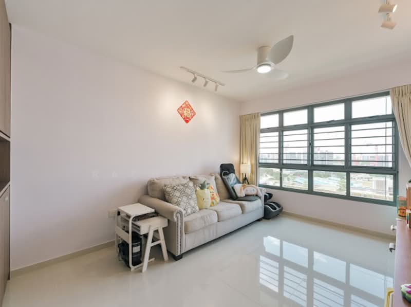 618A Tampines Street 61, 618A Tampines Street 61, 3 Bedrooms, 10,013 sqft, HDB Flat For Sale, by Rachel Chiam, 500105567 - Living Room - PropertyGuru.com.sg