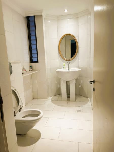 Tanglin Hill Condo, 10 Tanglin Walk, 4 Bedrooms, 5,059 sqft, Cluster House For Rent, by Tan Hui Neo Veronica, 500105571 - Bathroom - PropertyGuru.com.sg