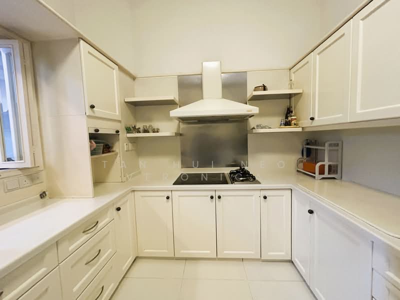 Tanglin Hill Condo, 10 Tanglin Walk, 4 Bedrooms, 5,059 sqft, Cluster House For Rent, by Tan Hui Neo Veronica, 500105571 - Kitchen - PropertyGuru.com.sg