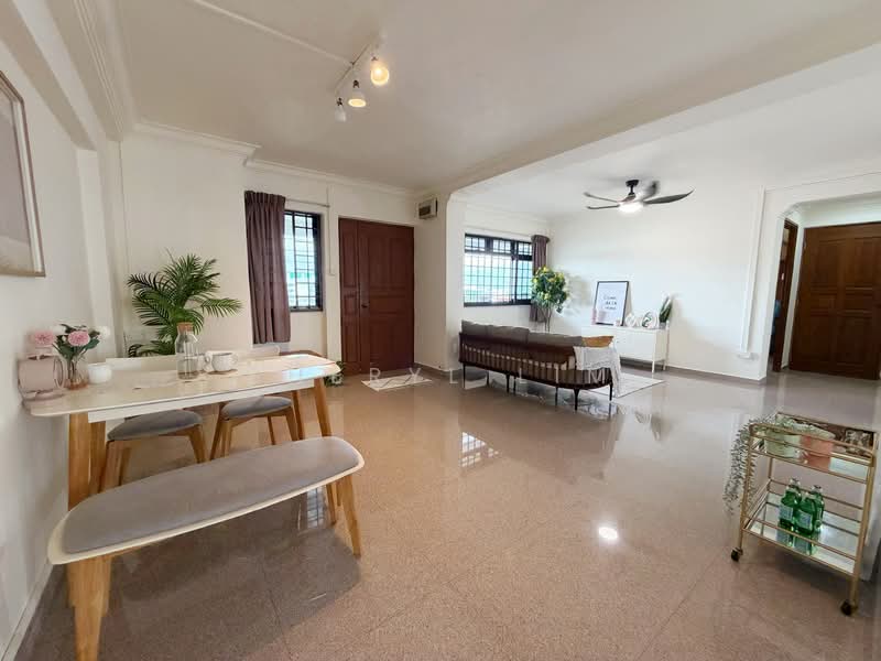 516 Jelapang Road, 516 Jelapang Road, 3 Bedrooms, 1,098 sqft, HDB Flat For Sale, by Sheryl Lim, 500105578 - Living Room - PropertyGuru.com.sg