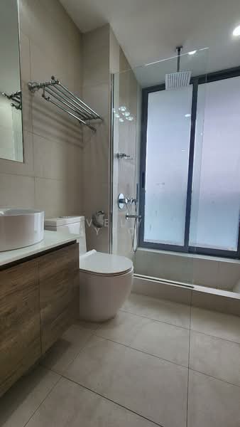 Beacon Heights, 8 Mar Thoma Road, 3 Bedrooms, 1,109 sqft, Condominium For Sale, by Evelyn Yeo, 500105579 - Bathroom - PropertyGuru.com.sg
