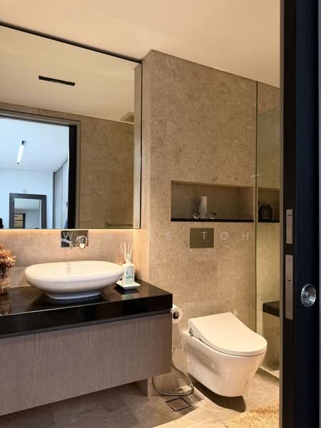 Frankel Estate, Bowmount Gardens, 5 Bedrooms, 3,950 sqft, Terraced House For Sale, by Wendes Toh, 500105585 - Bathroom - PropertyGuru.com.sg