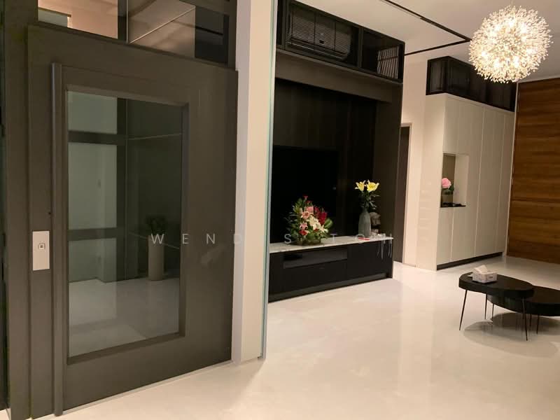 Frankel Estate, Bowmount Gardens, 5 Bedrooms, 3,950 sqft, Terraced House For Sale, by Wendes Toh, 500105585 - Living Room - PropertyGuru.com.sg