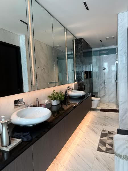 Frankel Estate, Bowmount Gardens, 5 Bedrooms, 3,950 sqft, Terraced House For Sale, by Wendes Toh, 500105585 - Bathroom - PropertyGuru.com.sg