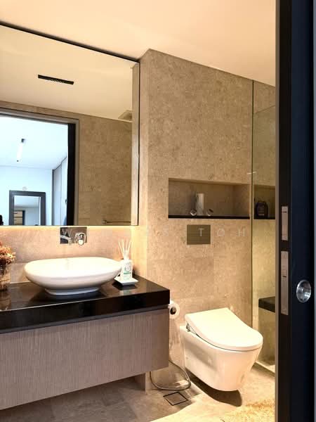 Frankel Estate, Bowmount Gardens, 5 Bedrooms, 3,950 sqft, Terraced House For Sale, by Wendes Toh, 500105585 - Bathroom - PropertyGuru.com.sg