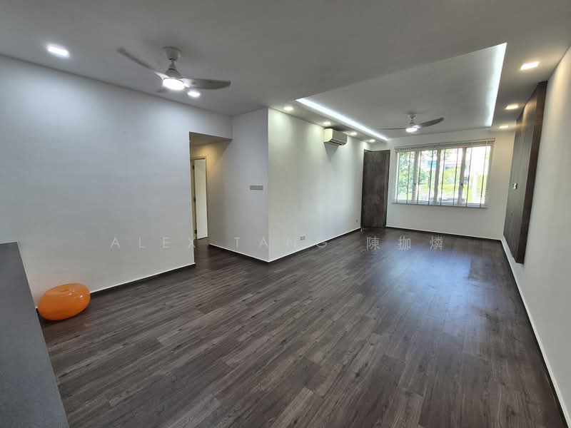 Seletar Springs Condominium, 110 Gerald Drive, 3 Bedrooms, 1,335 sqft, Condominium For Sale, by Alex Tang 陳拁燐, 500105587 - Living Room - PropertyGuru.com.sg