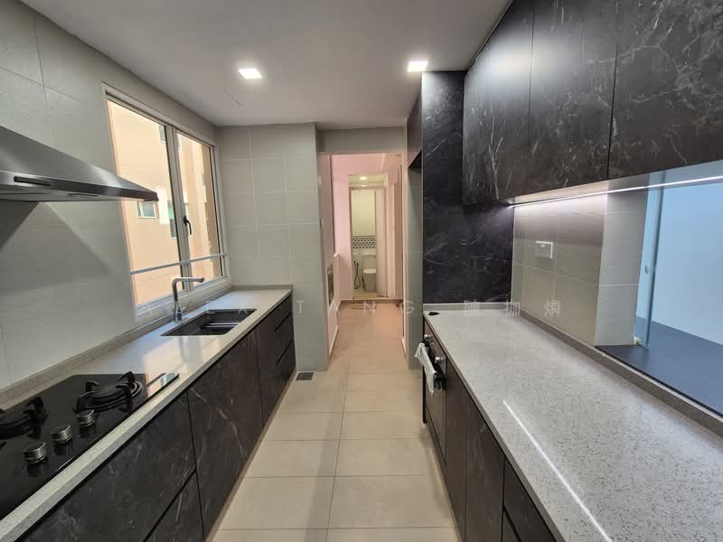 Seletar Springs Condominium, 110 Gerald Drive, 3 Bedrooms, 1,335 sqft, Condominium For Sale, by Alex Tang 陳拁燐, 500105587 - Kitchen - PropertyGuru.com.sg