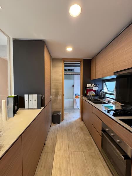 Midwood, 8 Hillview Rise, 4 Bedrooms, 1,249 sqft, Condominium For Sale, by Ivan Low, 500105588 - Kitchen - PropertyGuru.com.sg