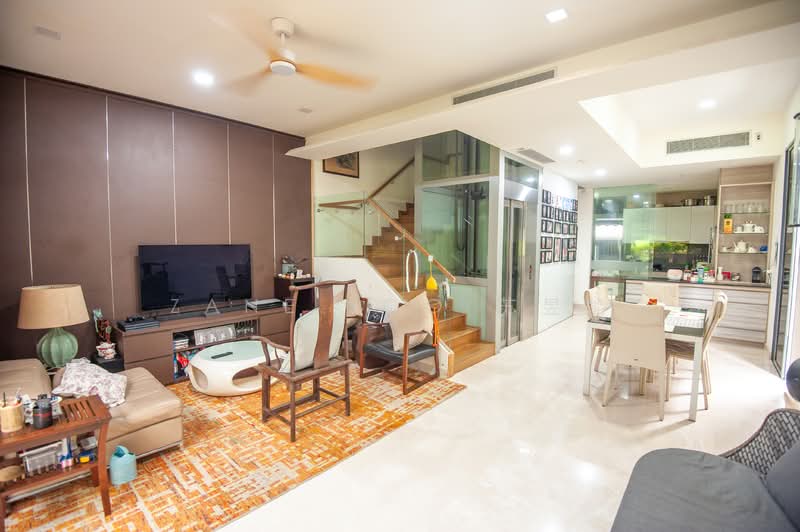 Belgravia Villas, 288 Ang Mo Kio Avenue 5, 5 Bedrooms, 3,702 sqft, Cluster House For Sale, by Zane Soo 苏昱能, 500105592 - Living Room - PropertyGuru.com.sg
