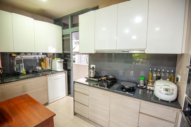 Belgravia Villas, 288 Ang Mo Kio Avenue 5, 5 Bedrooms, 3,702 sqft, Cluster House For Sale, by Zane Soo 苏昱能, 500105592 - Kitchen - PropertyGuru.com.sg