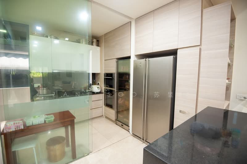 Belgravia Villas, 288 Ang Mo Kio Avenue 5, 5 Bedrooms, 3,702 sqft, Cluster House For Sale, by Zane Soo 苏昱能, 500105592 - Kitchen - PropertyGuru.com.sg