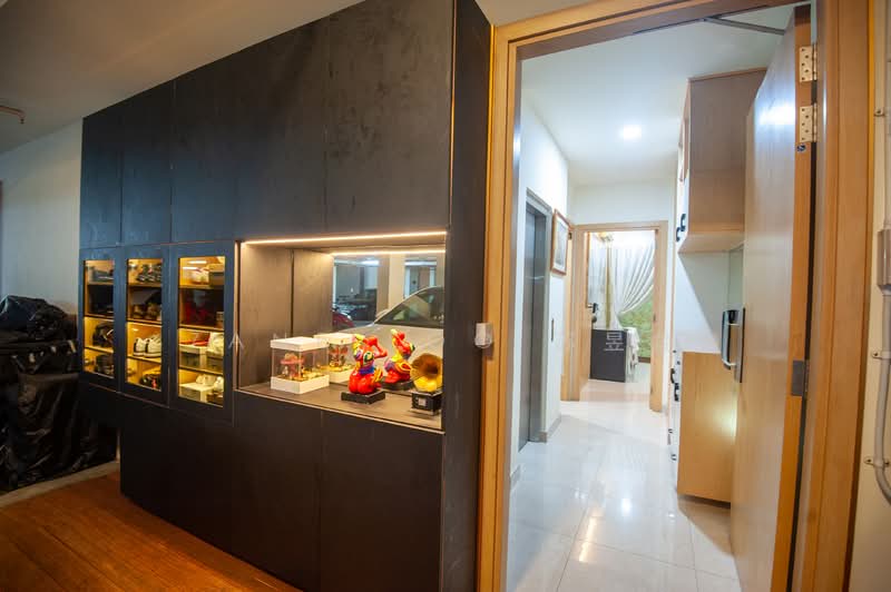 Belgravia Villas, 288 Ang Mo Kio Avenue 5, 5 Bedrooms, 3,702 sqft, Cluster House For Sale, by Zane Soo 苏昱能, 500105592 - Car Porch - PropertyGuru.com.sg