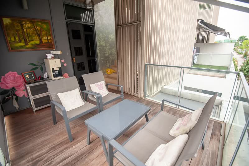 Belgravia Villas, 288 Ang Mo Kio Avenue 5, 5 Bedrooms, 3,702 sqft, Cluster House For Sale, by Zane Soo 苏昱能, 500105592 - Balcony - PropertyGuru.com.sg