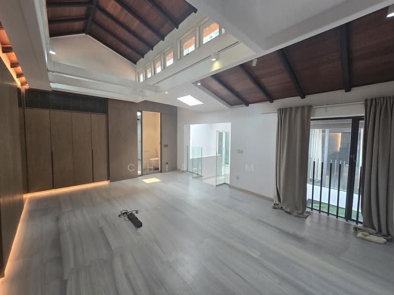 Kim Yam Road Conservation House, Kim Yam Road, Orchard / River Valley, 3 Bedrooms, 2,250 sqft, Conservation House For Sale, by Chia S M, 500105609 - Bathroom - PropertyGuru.com.sg