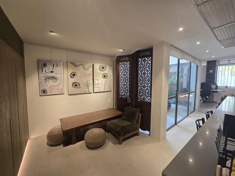 Kim Yam Road Conservation House, Kim Yam Road, Orchard / River Valley, 3 Bedrooms, 2,250 sqft, Conservation House For Sale, by Chia S M, 500105609 - Living Room - PropertyGuru.com.sg