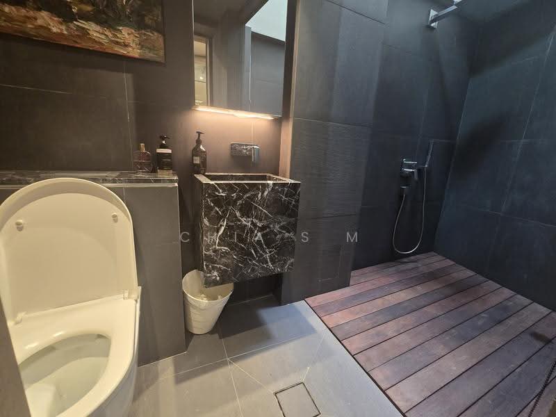 Kim Yam Road Conservation House, Kim Yam Road, Orchard / River Valley, 3 Bedrooms, 2,250 sqft, Conservation House For Sale, by Chia S M, 500105609 - Bathroom - PropertyGuru.com.sg